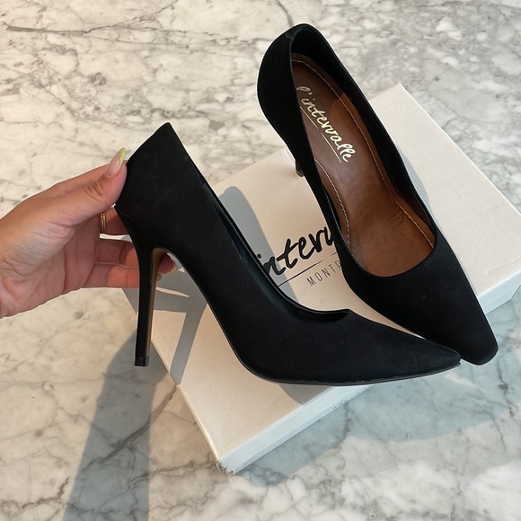 Size 8 black pumps - Picture 2 of 4